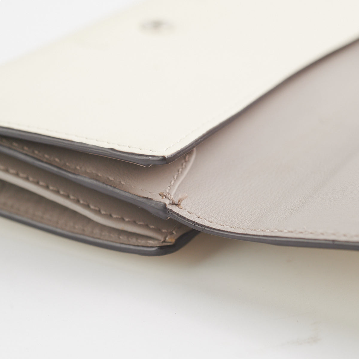 Gucci White Wallet