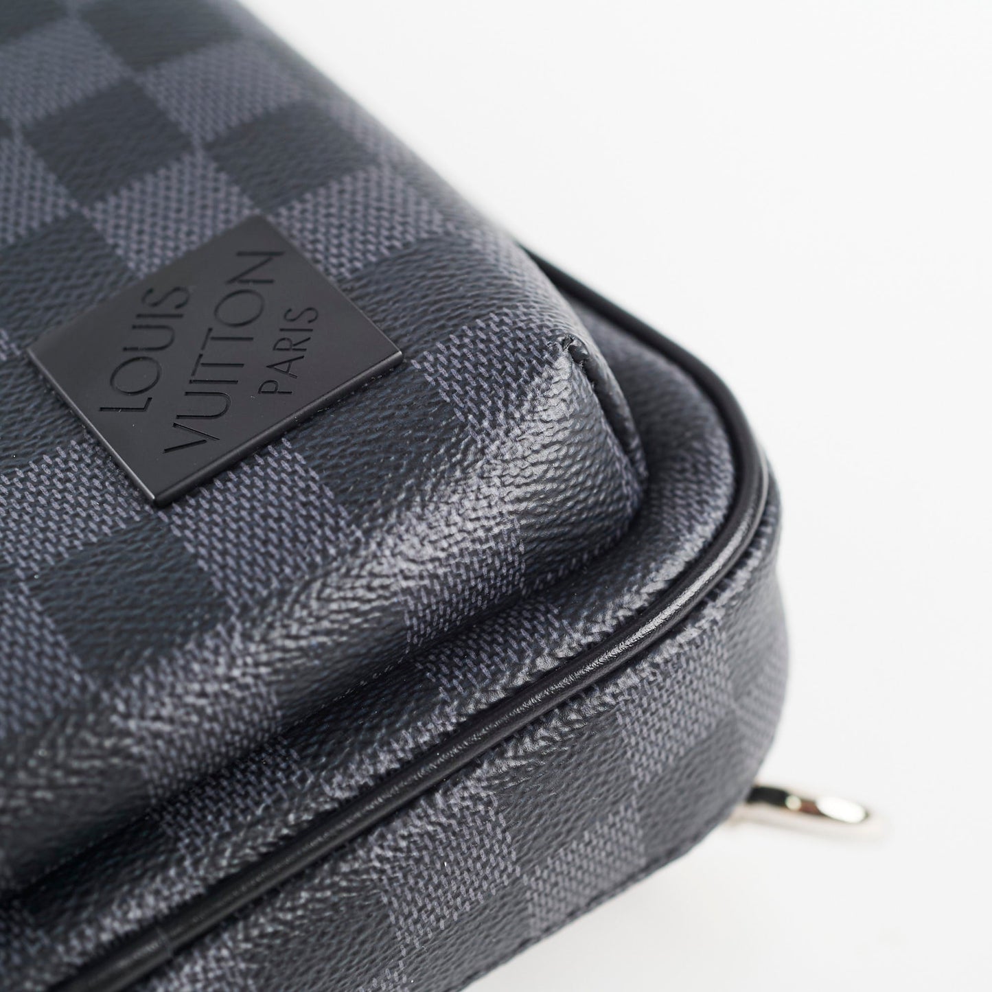 Louis Vuitton Avenue Slingbag Damier Graphite