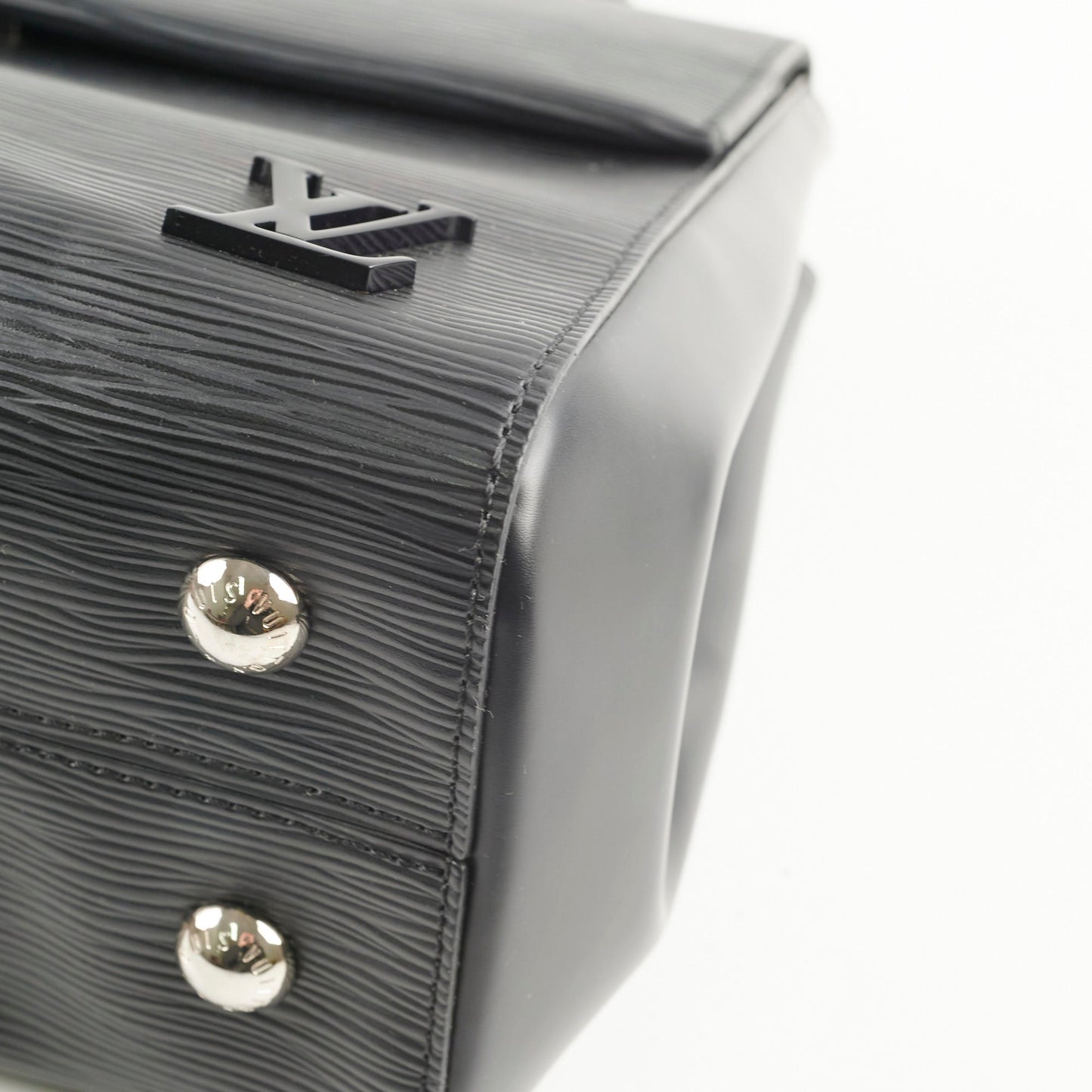 Louis Vuitton Cluny MM Epi Black Shoulder Bag
