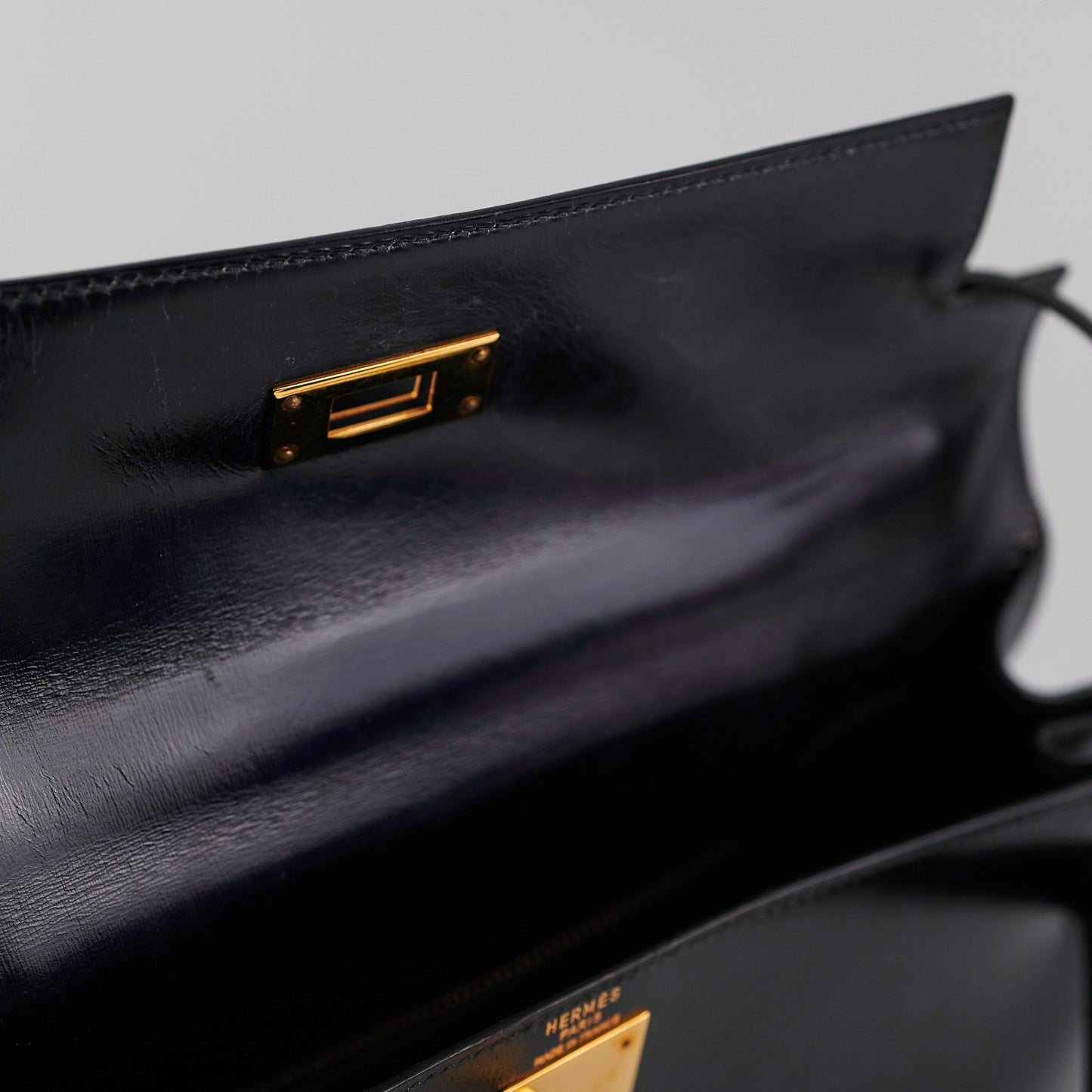 Hermes Vintage Kelly 28 Box Leather Noir Black - N Circle Stamp 1984