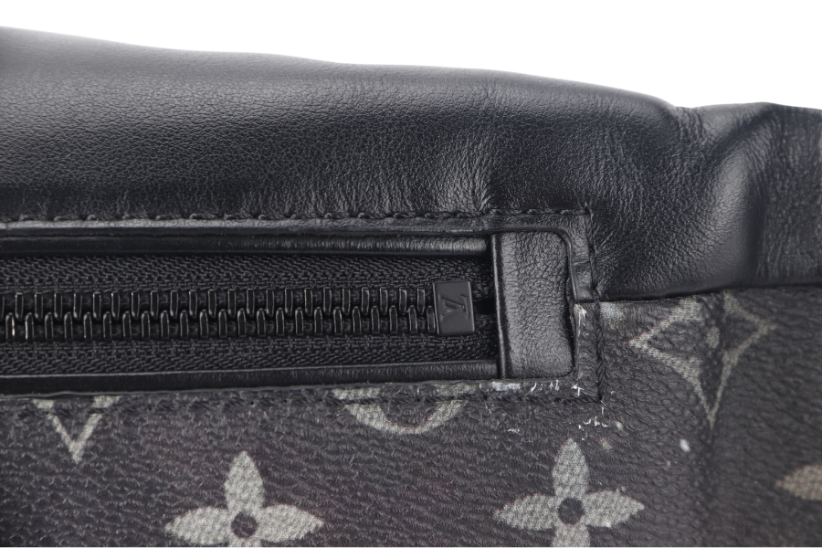 LOUIS VUITTON GALAXY DISCOVERY (M44444) CANVAS MONOGRAM BLACK BUMBAG BLACK HARDWARE WITH DUST COVER