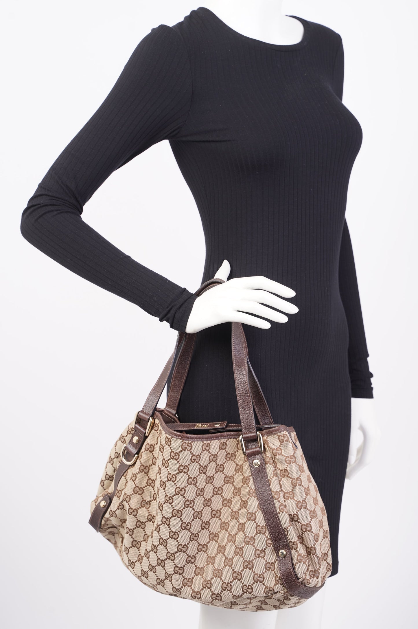 Gucci Pelham Shoulder Bag Supreme Canvas