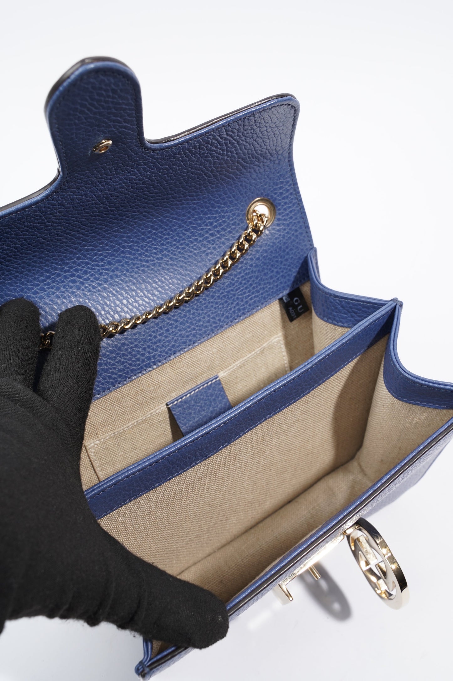 Gucci Interlocking GG Chain Blue Grained Leather