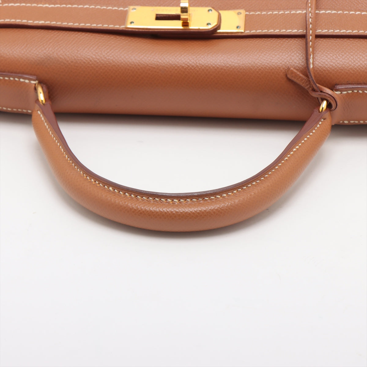 Hermes Kelly 28 Cushbell Gold - C Square Stamp