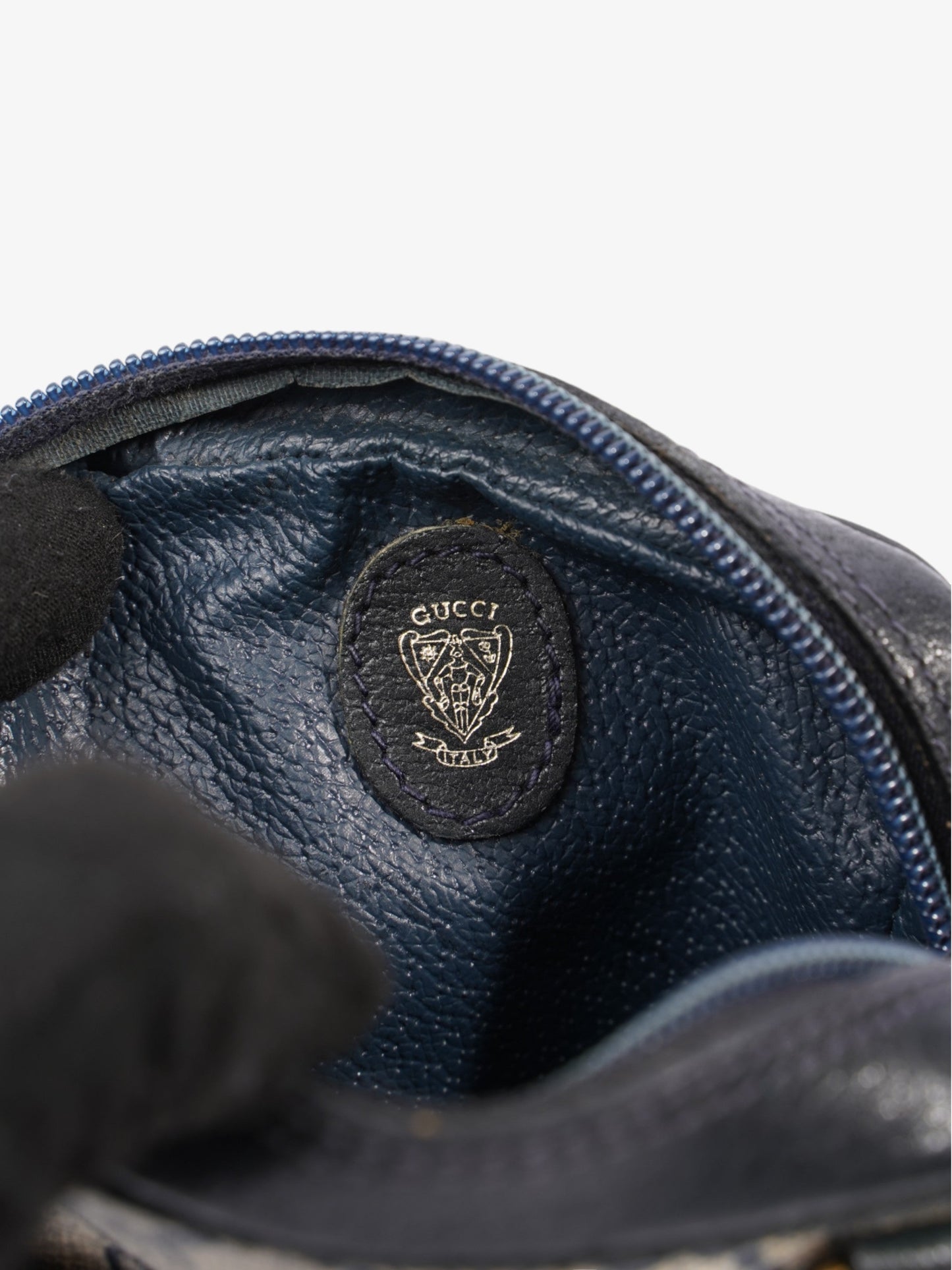 Gucci GG Supreme Shoulder Bag  Navy / Beige Leather