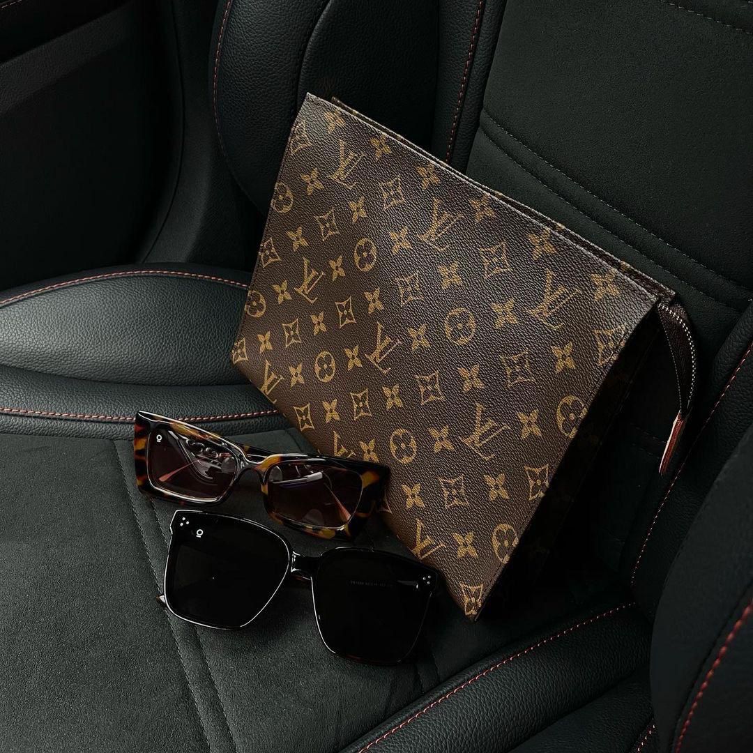 Louis Vuitton Crossbody Women Pouch – 2-Piece Set (Brown/Black)