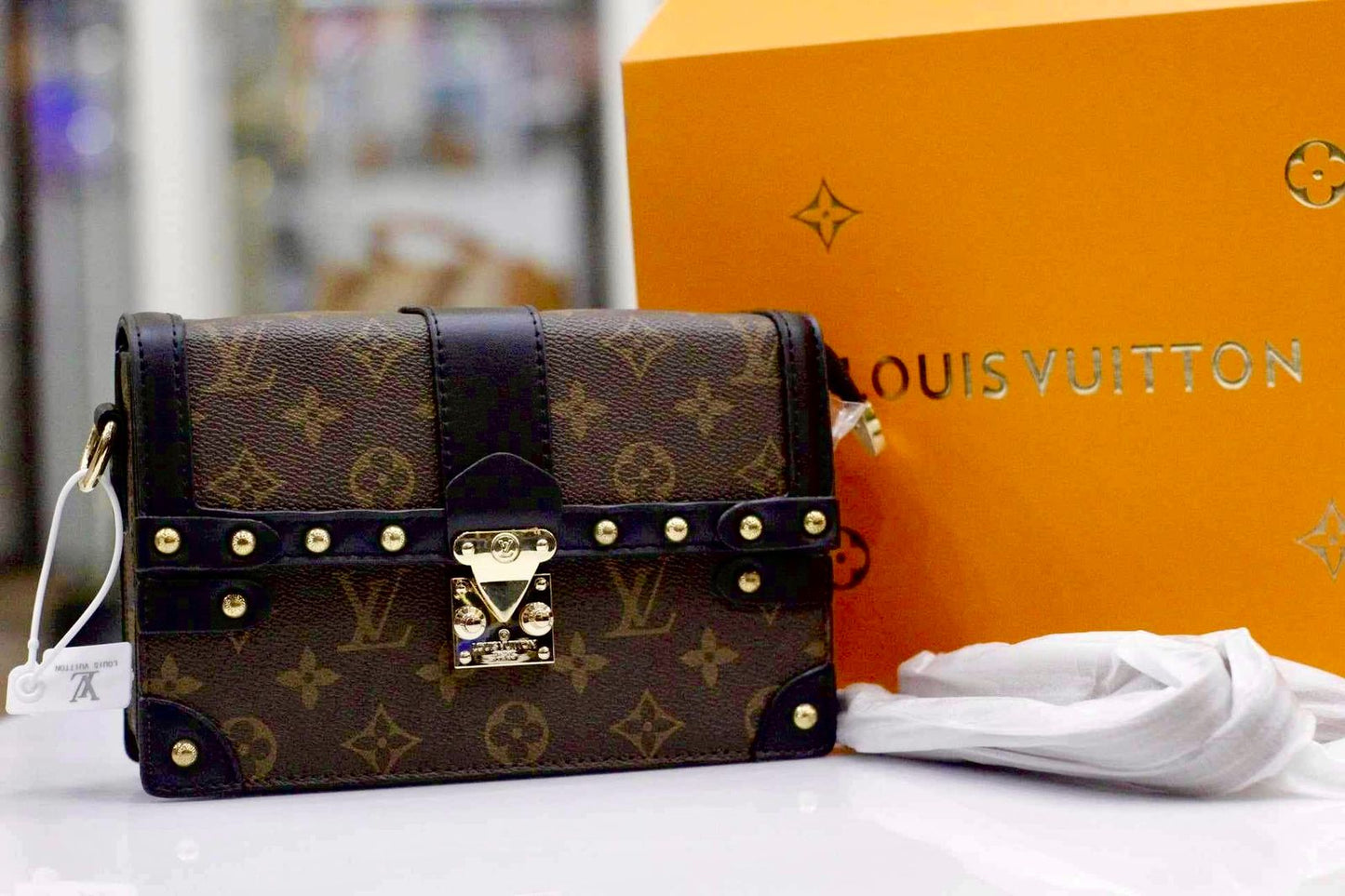 Louis Vuitton Crossbody Bag – Premium Quality & Timeless Elegance (Black)