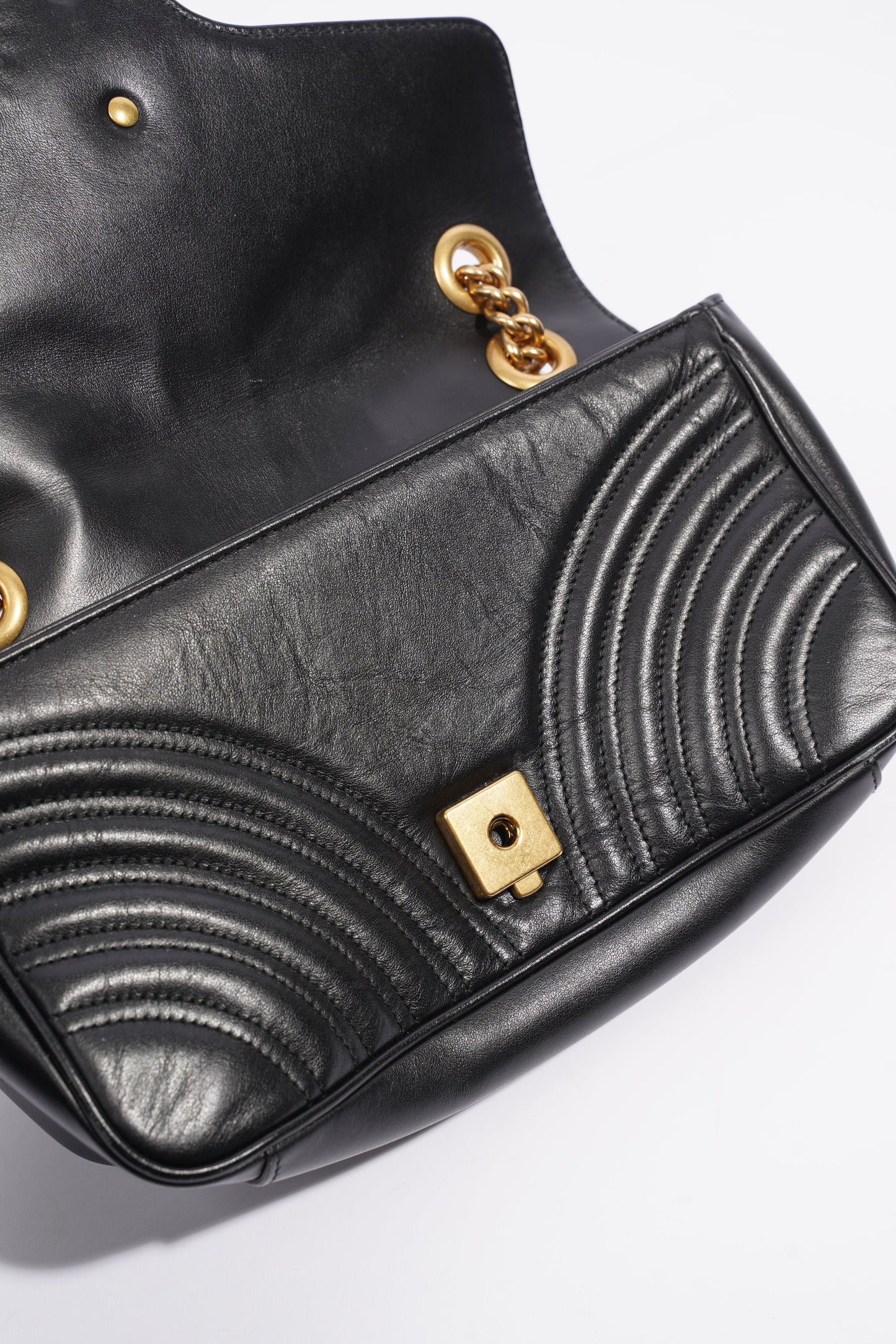 Gucci Marmont Flap Black Matelasse Leather Small