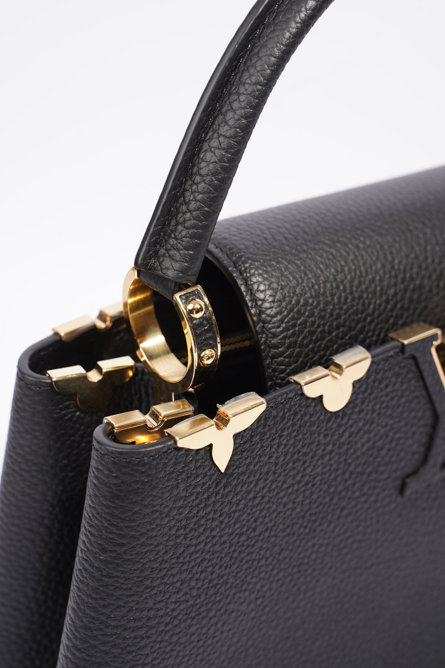 Louis Vuitton Capucines MM Black Taurillon Leather