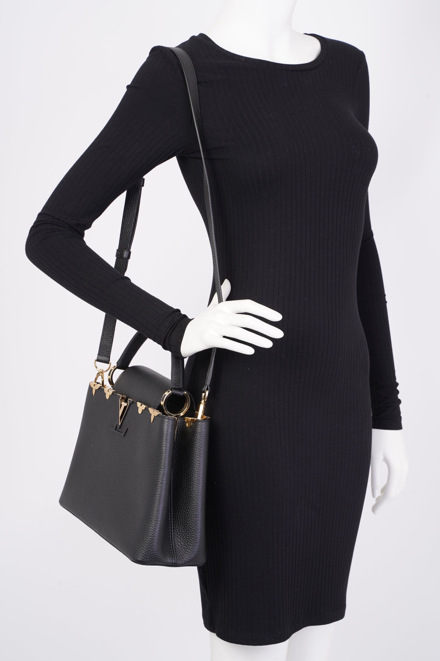 Louis Vuitton Capucines MM Black Taurillon Leather