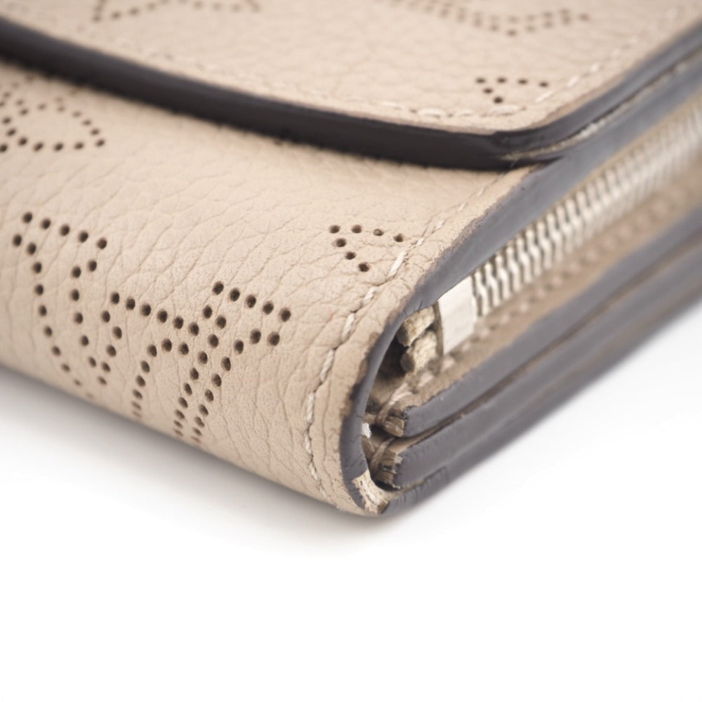 LOUIS VUITTON Bifold Wallet M62542 leather beige Mahina Portefeuille Iris Compact