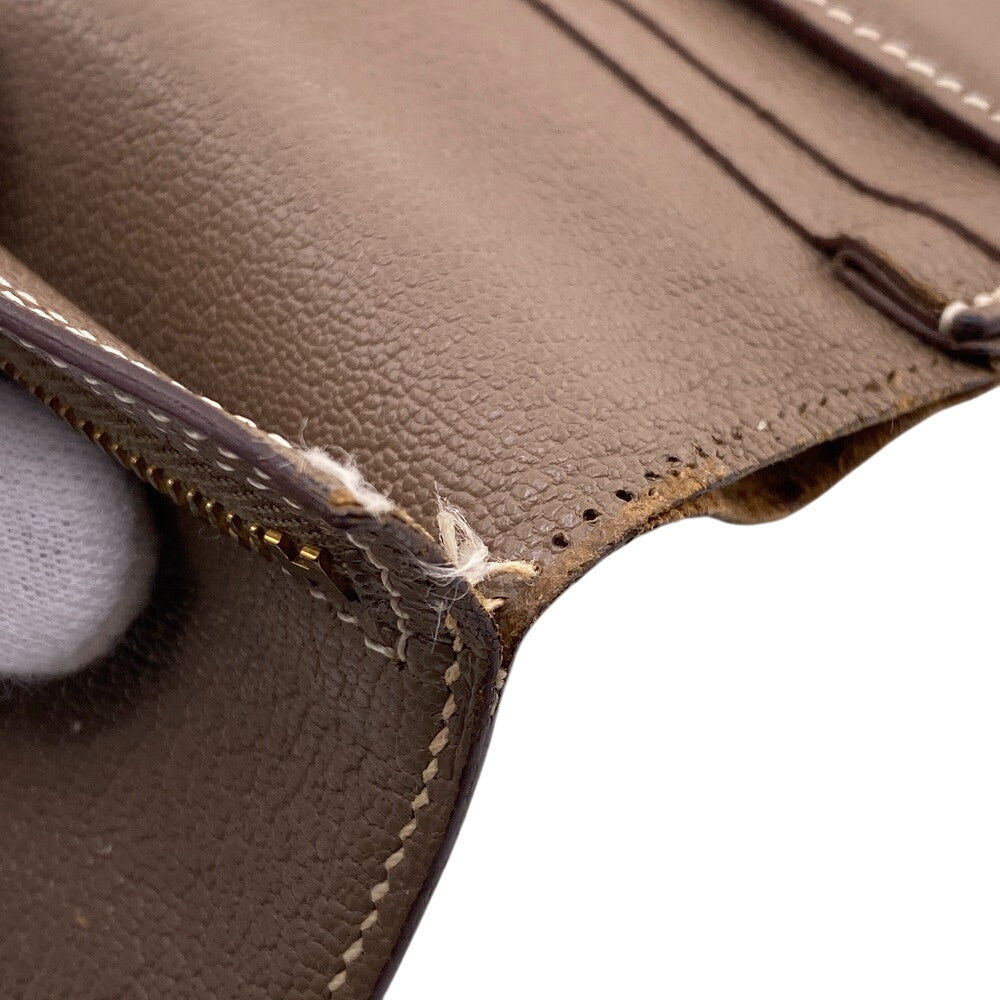 HERMES Bifold Wallet Chevre Mysore, Leather beige Hermes Bearn Soufflet Chevre Mysore Wallet Etoupe Gold Metal □O:2011