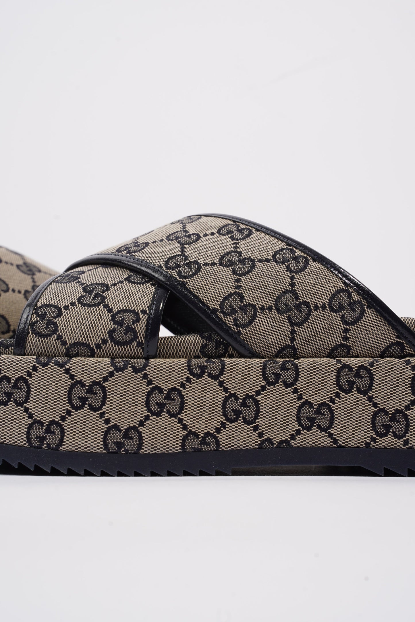 Gucci Angelina GG Supreme Beige Monogram / Navy Canvas EU 39 UK 6
