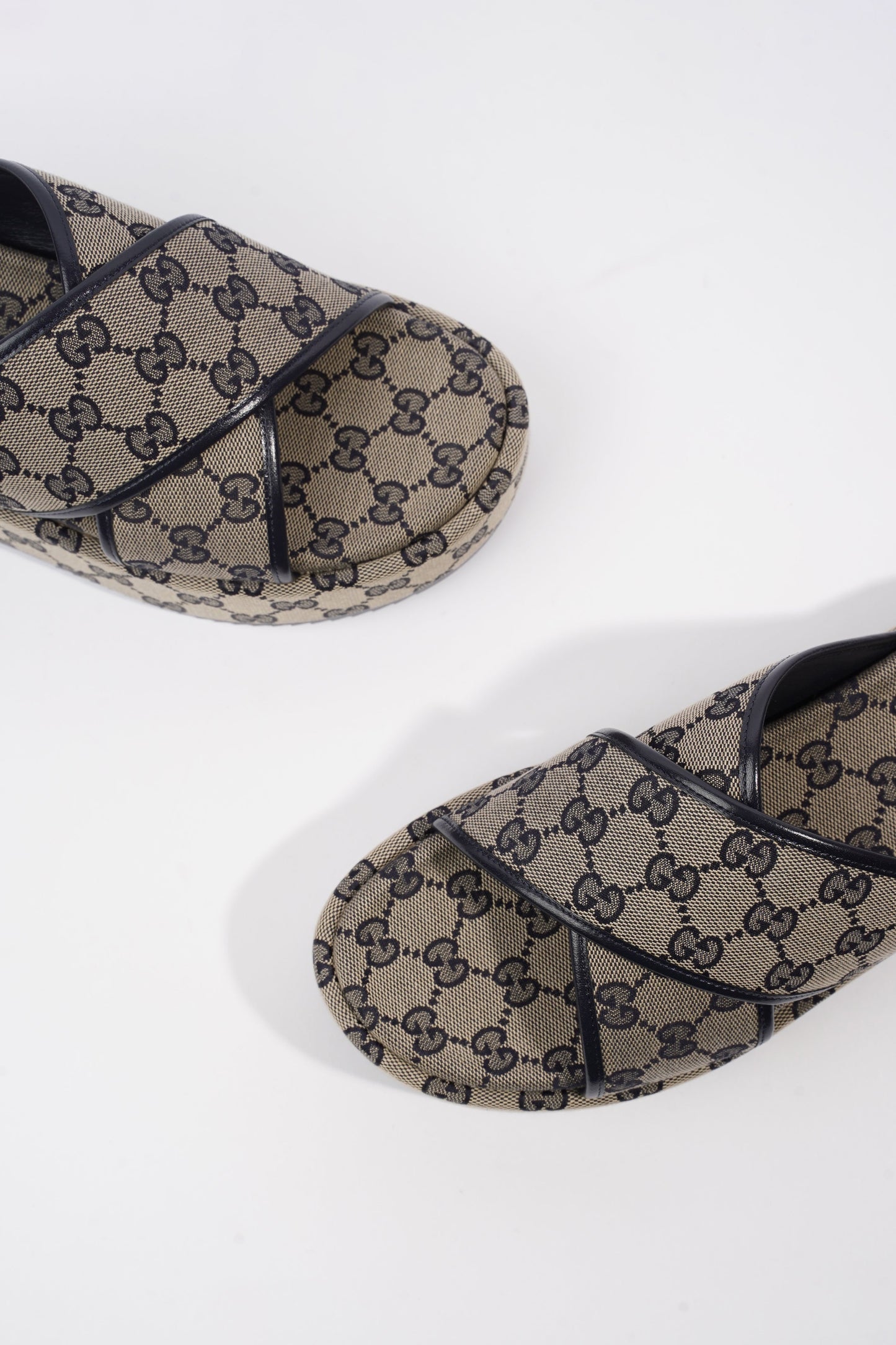 Gucci Angelina GG Supreme Beige Monogram / Navy Canvas EU 39 UK 6
