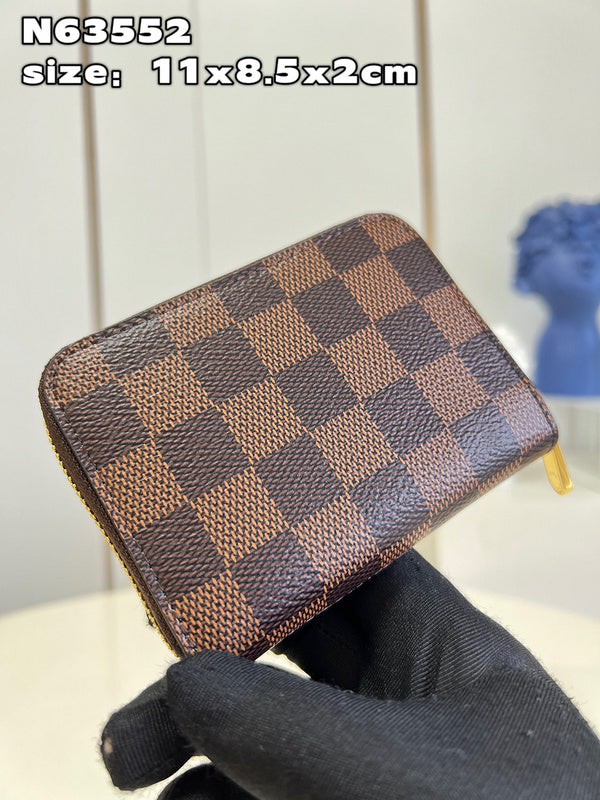Alice Bags- Louis Vuittons  - 16038