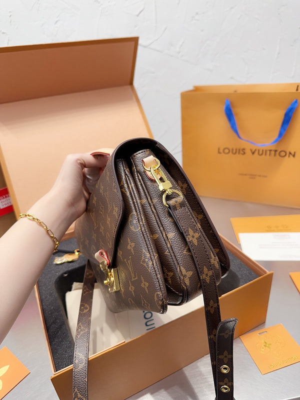 Alice bags - Louis Vuittons  - 15024