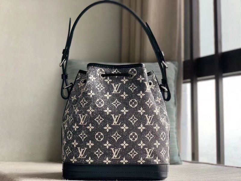 Alice Bags- Louis Vuittons  - 16023