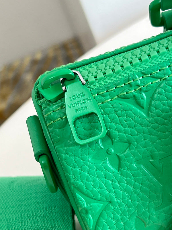 Alice Bags- Louis Vuittons  - 16422