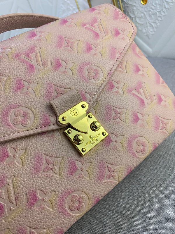 Alice Bags- Louis Vuittons  - 16443
