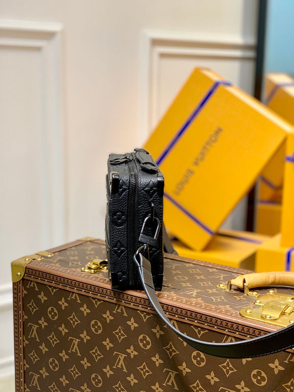 Alice  Bags- Louis Vuittons  - 16477