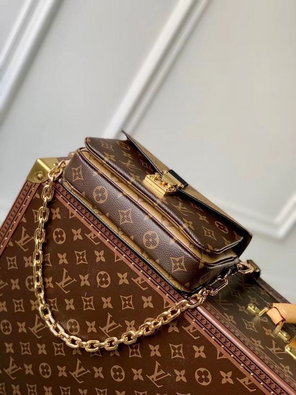 Alice Bags- Louis Vuittons  - 15970