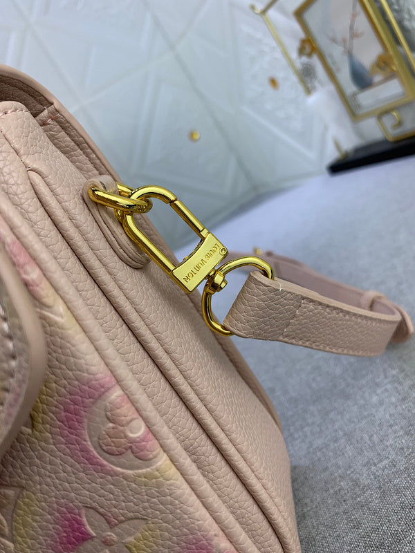 Alice Bags- Louis Vuittons  - 16443