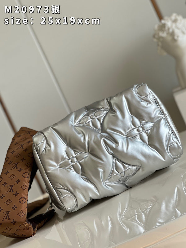 Alice Bags- Louis Vuittons  - 16093
