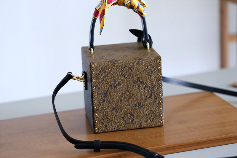 Alice bags - Louis Vuittons  - 9401