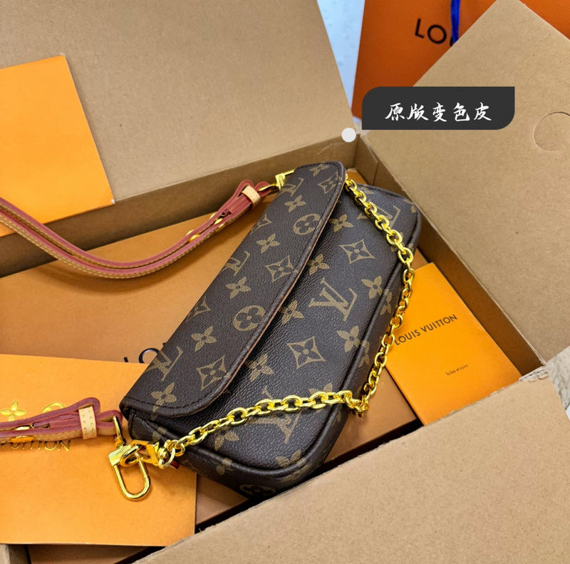 Alice Bags- Louis Vuittons  - 15904