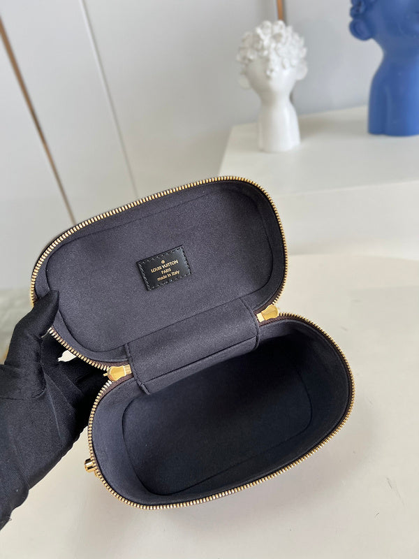 Alice Bags- Louis Vuittons  - 16472