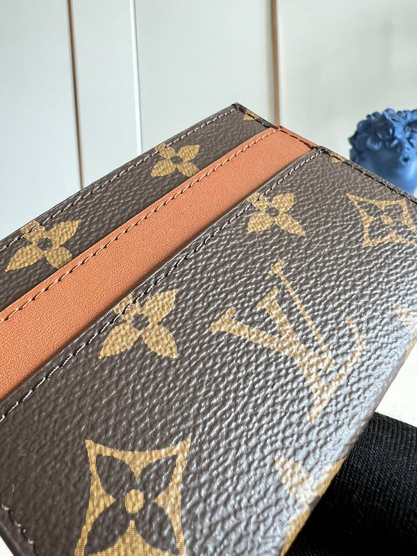 Alice Bags- Louis Vuittons  - 16269