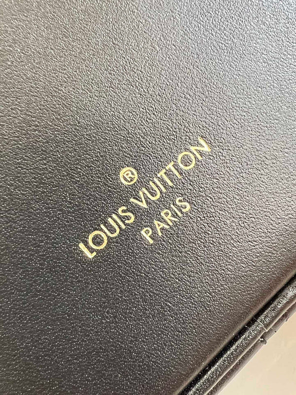 Alice Bags- Louis Vuittons  - 16126