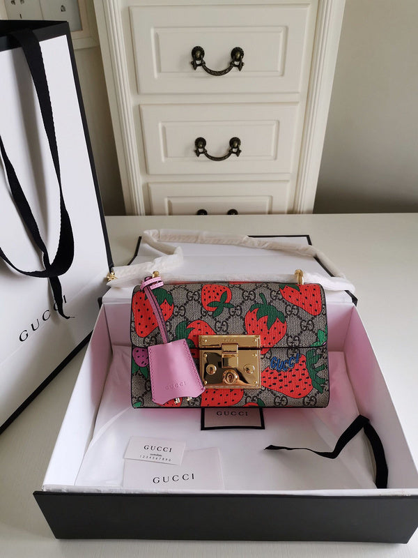 Gucci   Luxury Bags  1382