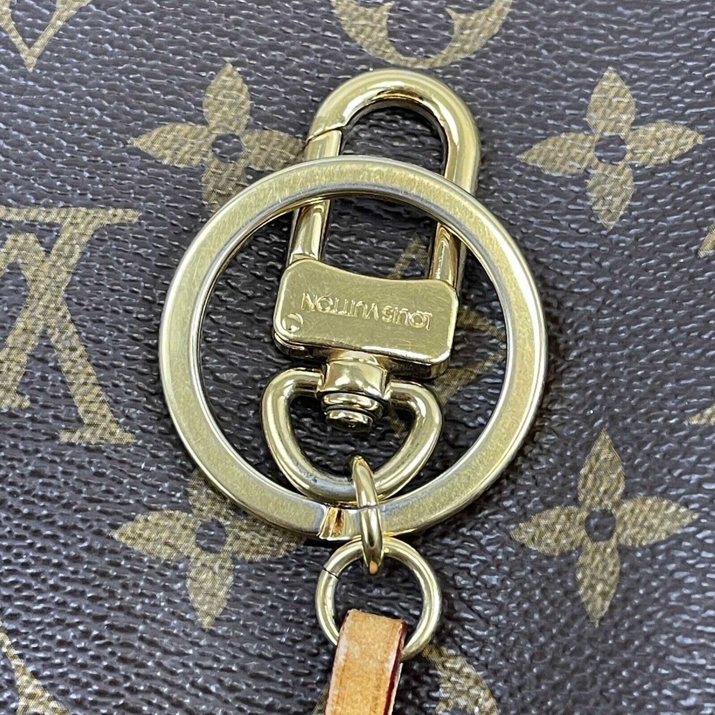 LOUIS VUITTON - LV Artsy MM - Brown / Tan Monogram Shoulder Bag