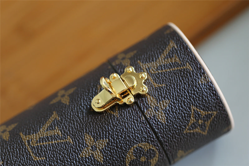 Alice bags - Louis Vuittons  - 9387