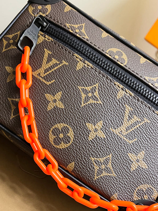 Alice Bags- Louis Vuittons  - 16138
