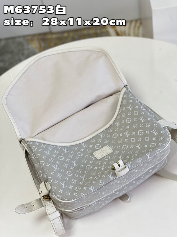 Alice Bags- Louis Vuittons  - 15906