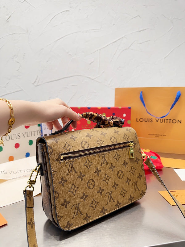Alice bags - Louis Vuittons  - 15056