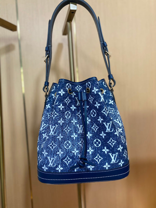 Alice Bags- Louis Vuittons  - 16718