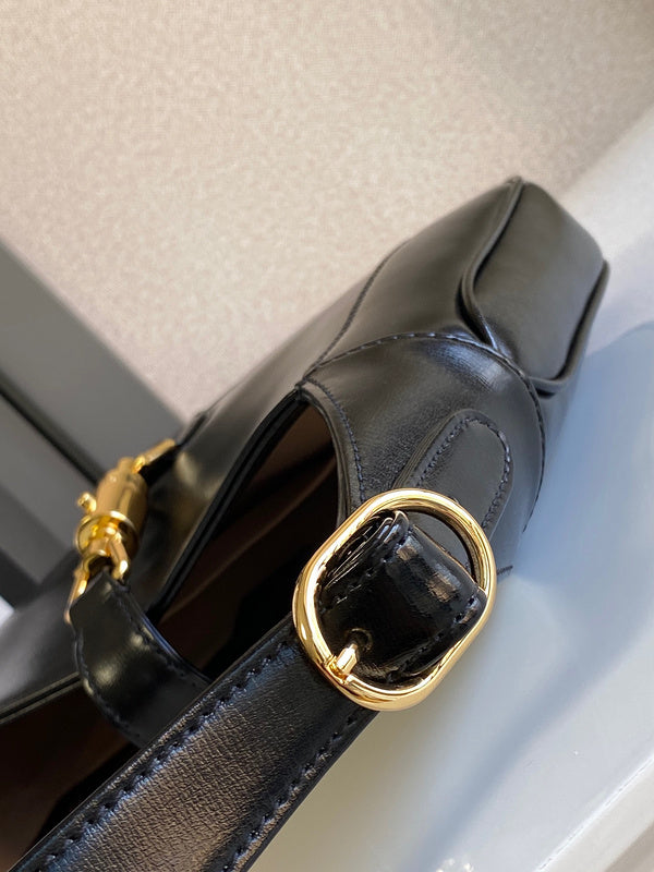 Gucci   Luxury Bags  1053