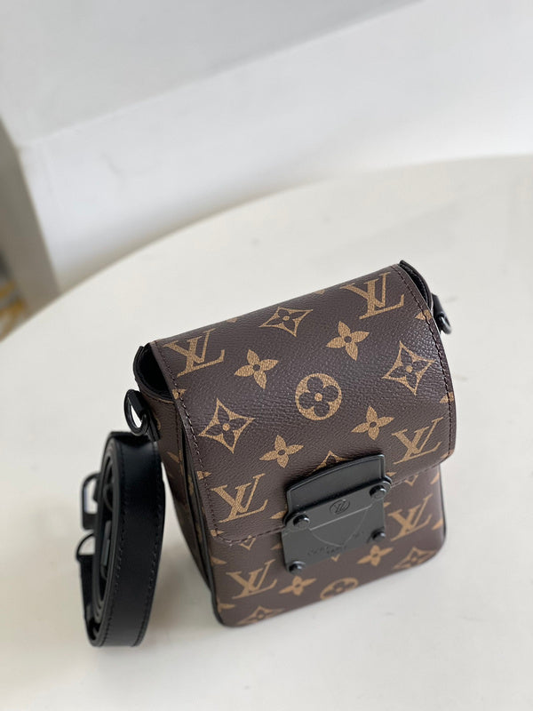 Alice Bags- Louis Vuittons  - 16425