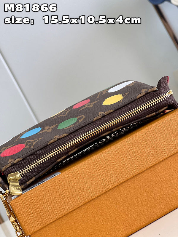 Alice Bags- Louis Vuittons  - 15894