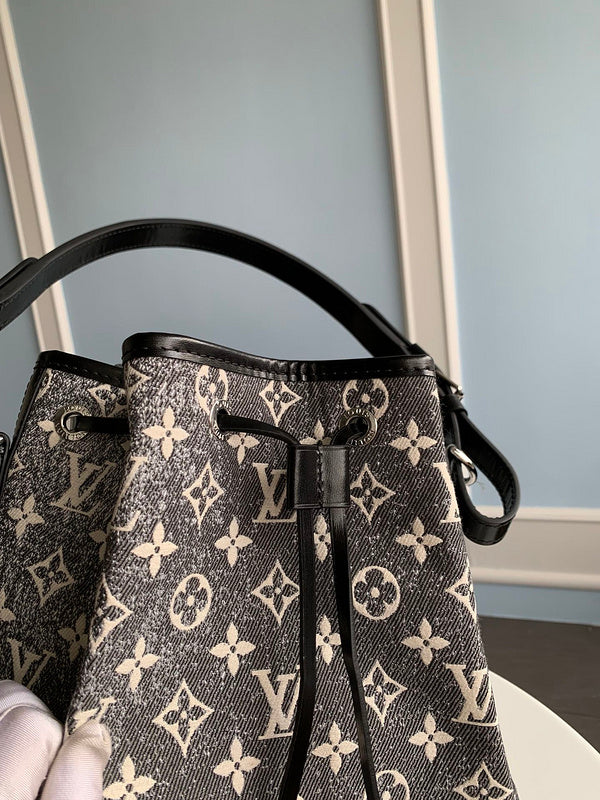 Alice Bags- Louis Vuittons  - 16100