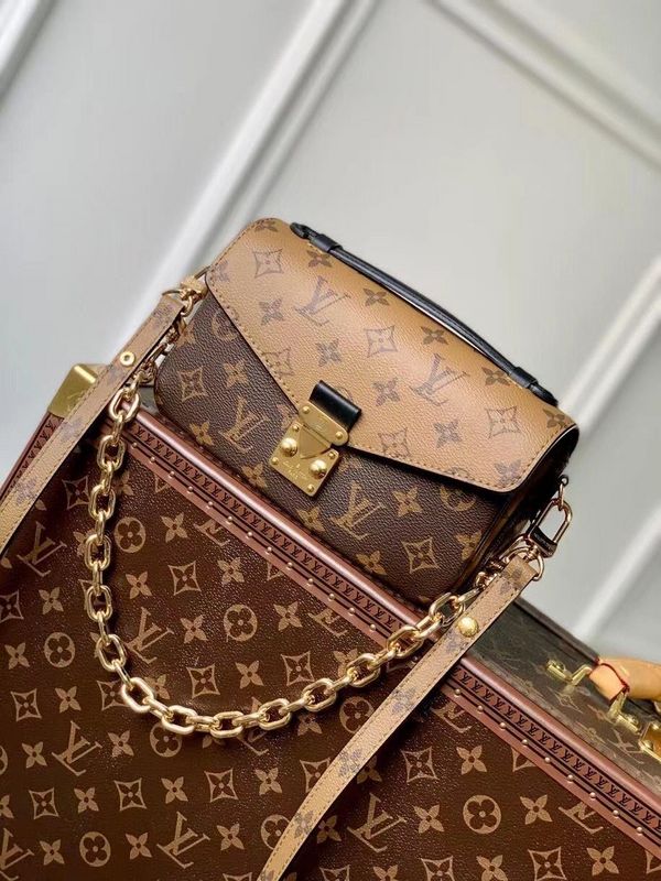 Alice Bags- Louis Vuittons  - 15970