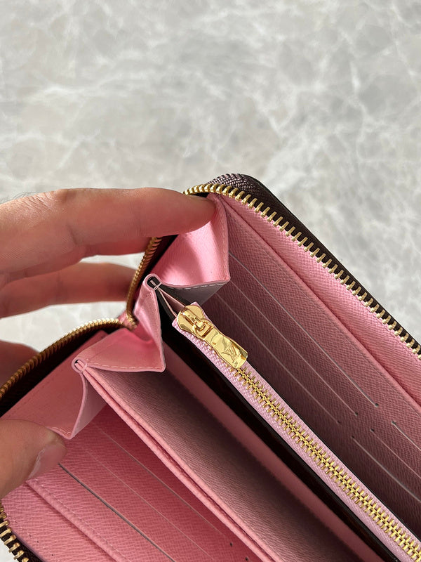 Alice Bags- Louis Vuittons  - 16020