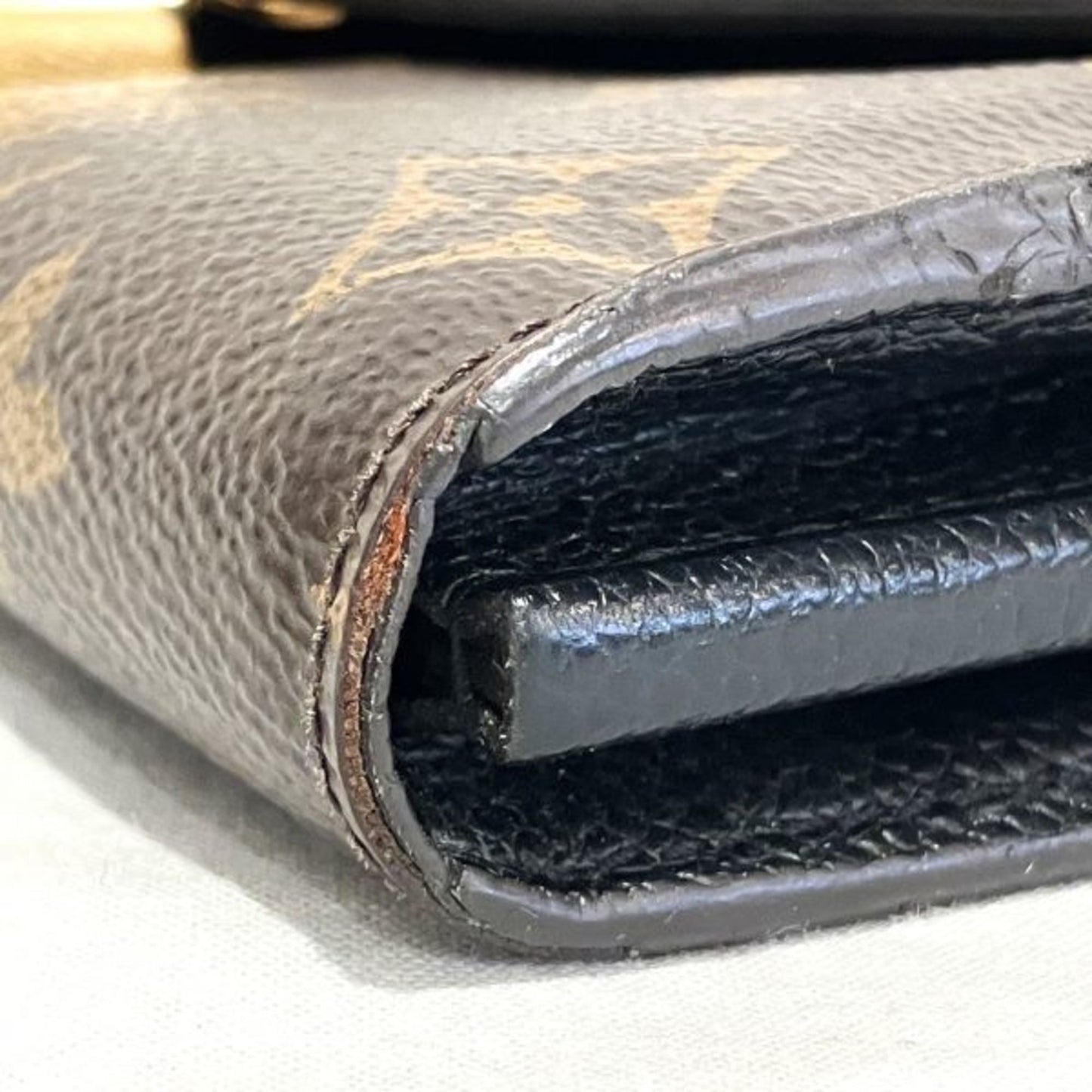 Louis Vuitton   Long Wallet (Bi-Fold)
