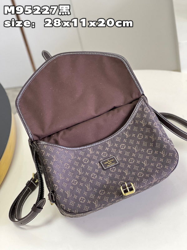Alice Bags- Louis Vuittons  - 15908