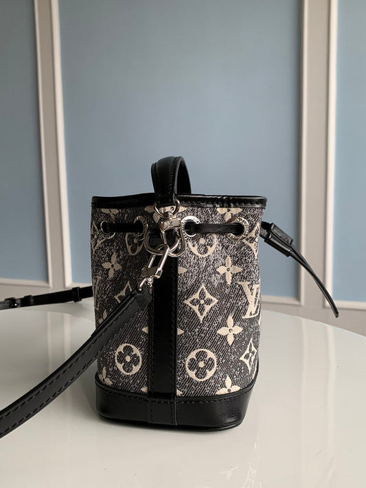Alice Bags- Louis Vuittons  - 16101