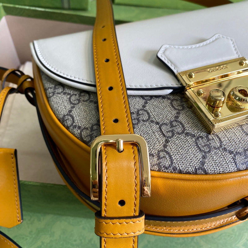 Gucci   Luxury Bags  1026