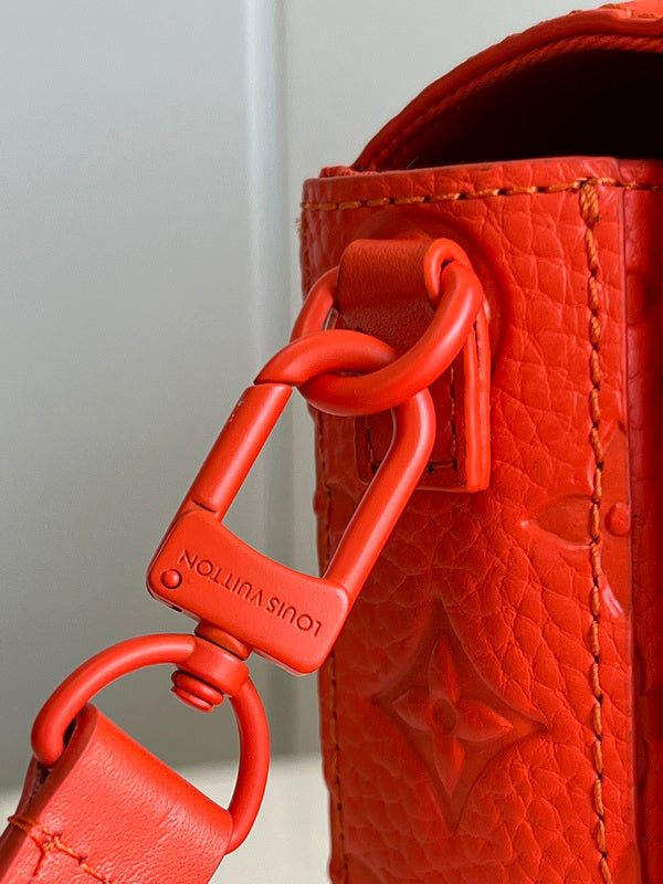 Alice Bags- Louis Vuittons  - 16395
